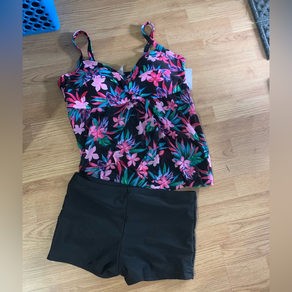 Tankini floral swim suit, new with tags